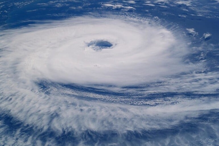 Những điểm lưu ý khi chuyển từ hè sang thu! Thông tin về các cơn bão ở Nhật Bản mà bạn nên biết